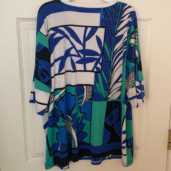 Chico’s Patterned Top - Picture 2 of 3